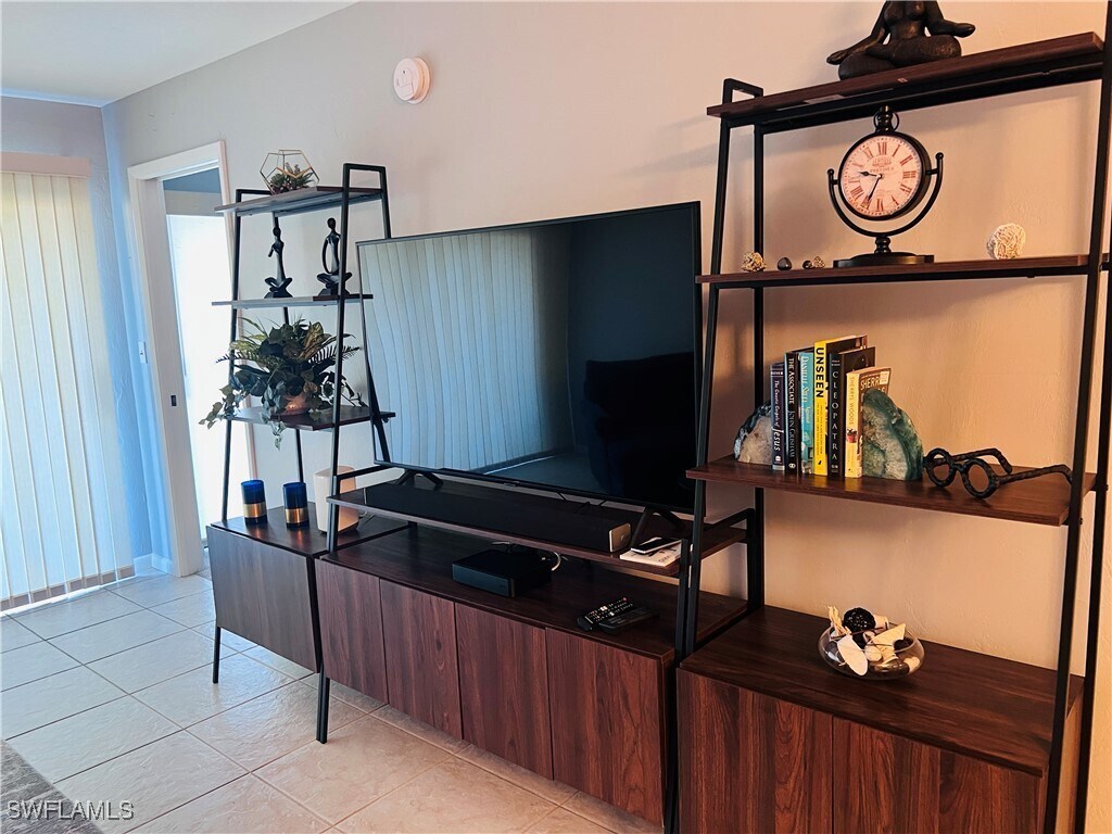 Primary Photo - 5530 Rattlesnake Hammock Rd