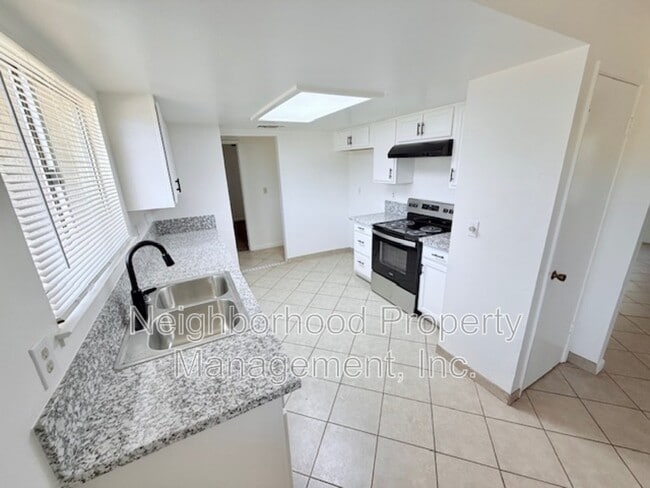 Building Photo - 5390 N Salinas Ave