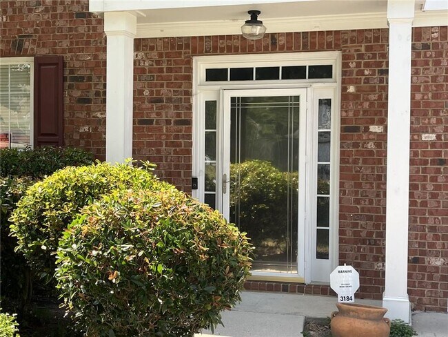 Building Photo - 3184 Elmwood Ct