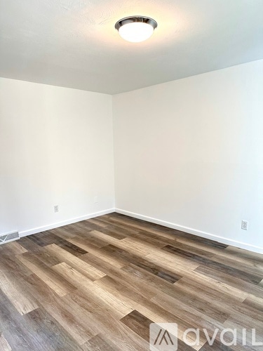 Foto del edificio - 87 Towne House Rd