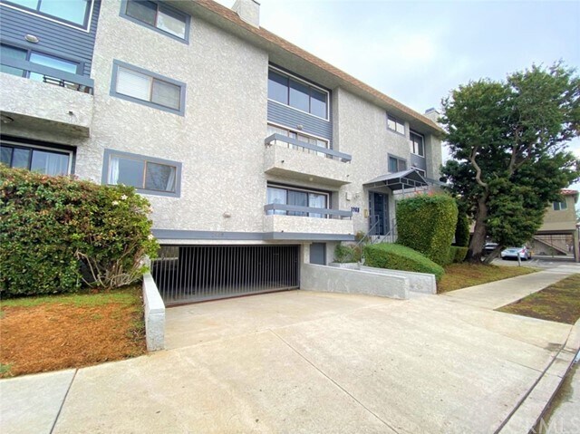 Primary Photo - 3988 Beethoven St