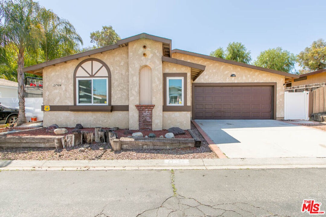 Foto principal - 27584 Onyx Ln
