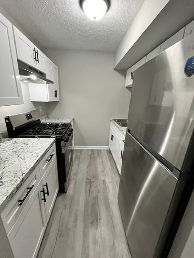 Building Photo - 2082 Fairmont Ct