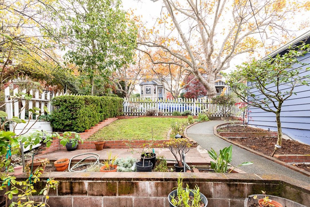 Foto principal - 995 Rose Ave