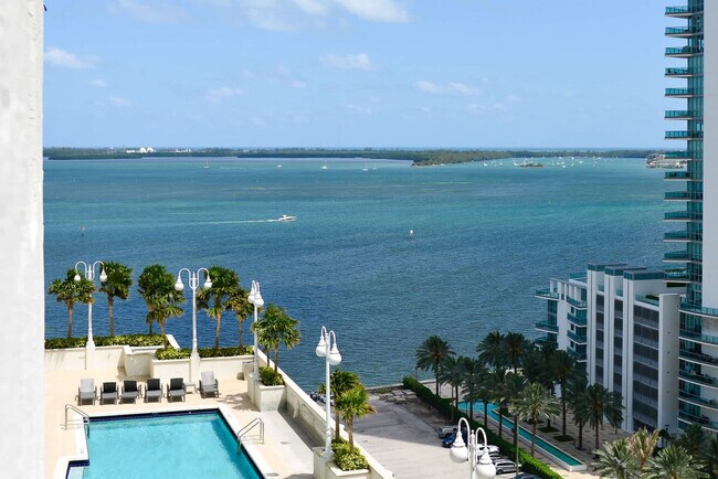 Foto del edificio - 1200 Brickell Bay Dr