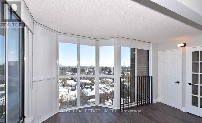 Photo du bâtiment - 5795 Yonge St