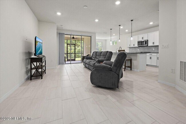 Foto del edificio - 483 Orchard Pass Ave