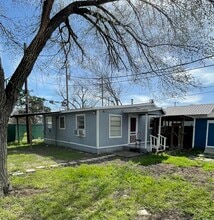 Building Photo - 911 W 3rd St