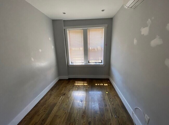 Foto del edificio - 3410 Beverley Rd