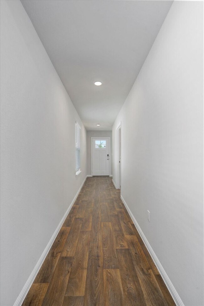 Building Photo - 705 Shallowford Pl, Bastrop, Texas 78602