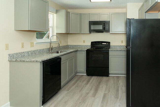 Building Photo - 705 Winton Ct