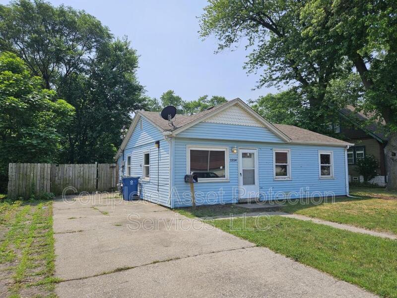 Foto principal - 1554 177th St