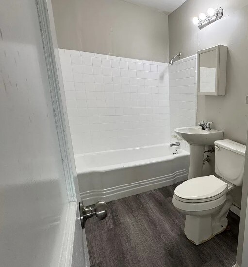 Foto del edificio - 2122 N Florence Ave