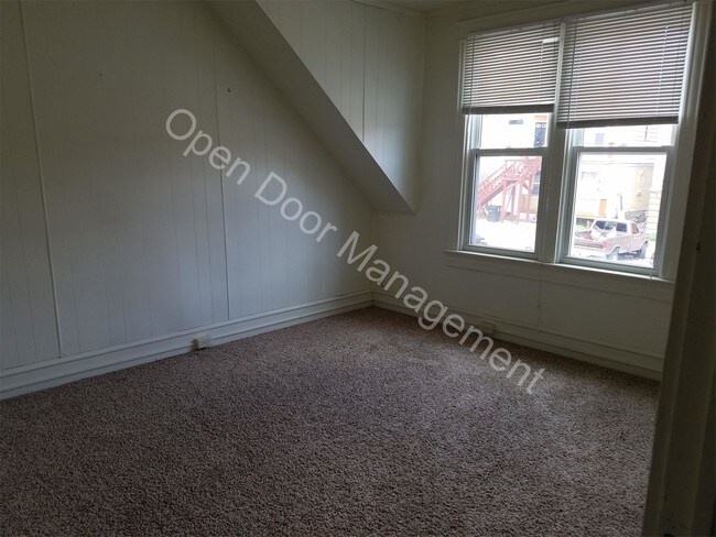 Building Photo - 700 W Galena St