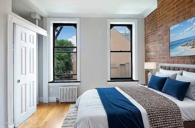 Foto del edificio - 410 E 13th St
