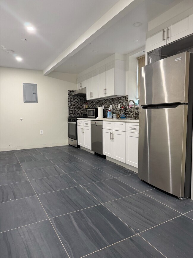 Foto del edificio - 3641 Johnson Ave