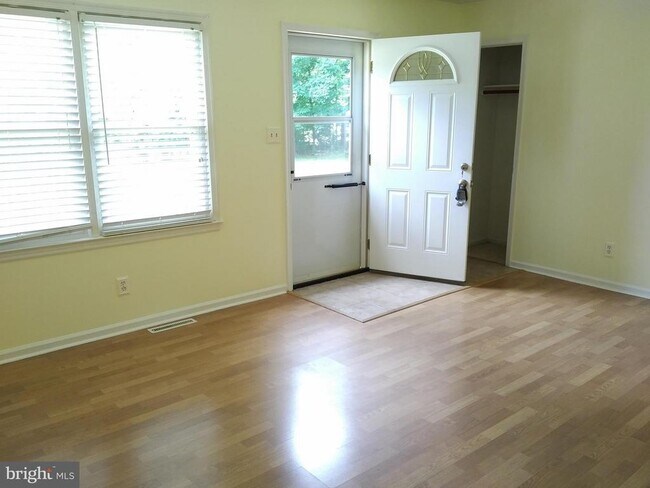 Foto del edificio - 9632 Leavells Rd