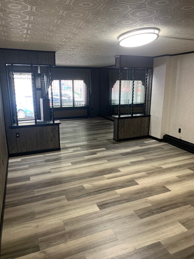 Foto del edificio - 1314 E Centre St