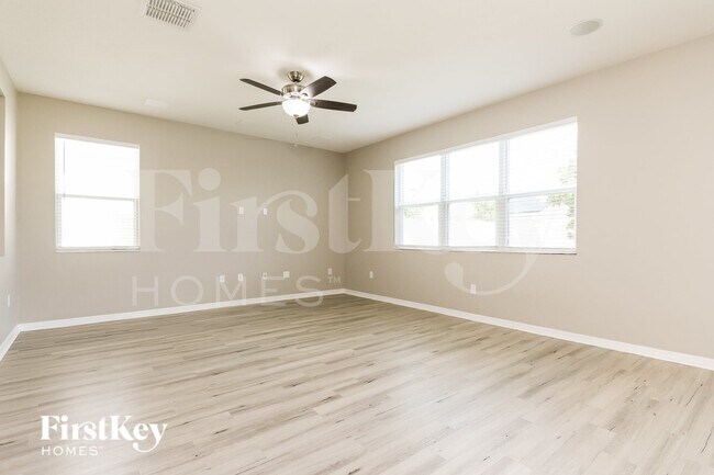 Building Photo - 14291 Seranoa Dr