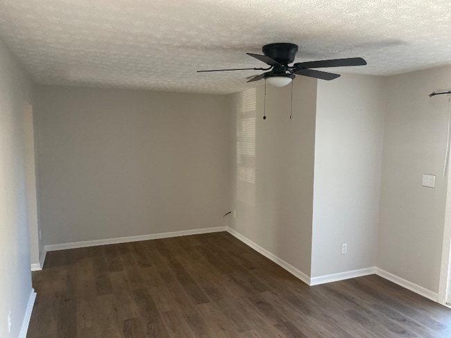 Building Photo - 438 Red Tulip Ct