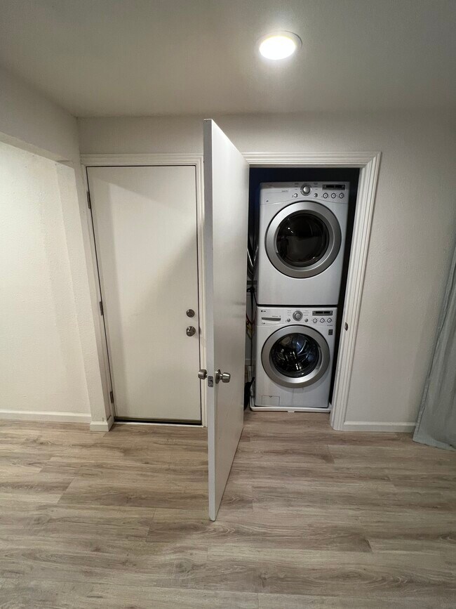 Foto del edificio - 881 Hawthorne Dr