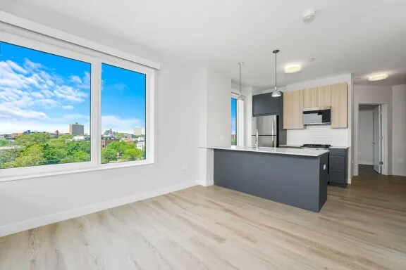 Foto del edificio - 650 N May St