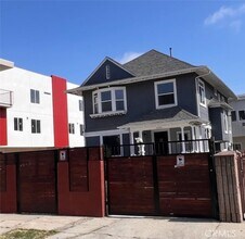 Building Photo - 1222 W 35th St