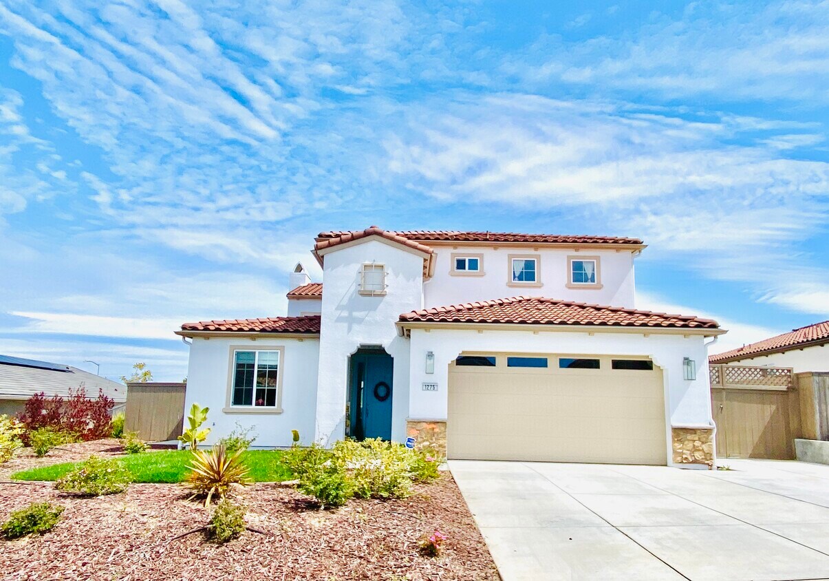 Primary Photo - 1275 Grand Meadow Way