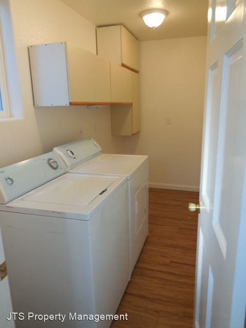 Foto del edificio - 2 br, 1.5 bath House - 4222 Crestline Ave