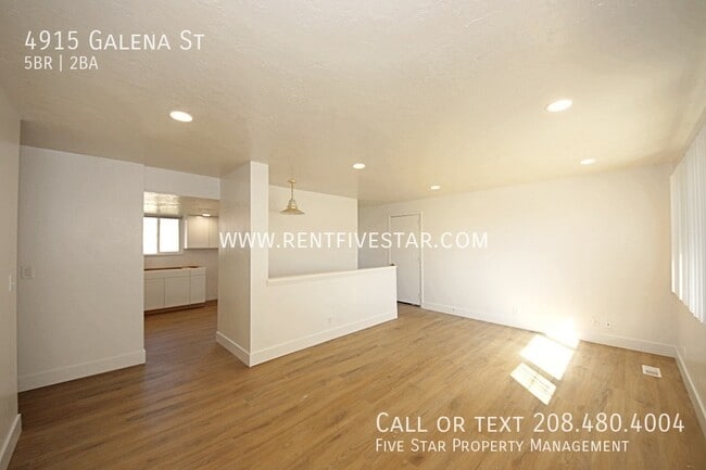 Building Photo - 4915 Galena Ave