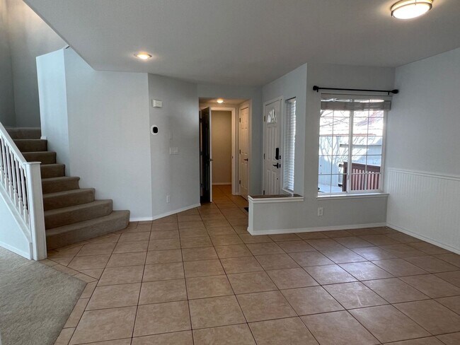 Building Photo - Southwest Home Available to Lease