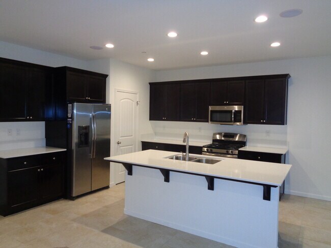 Building Photo - 1118 Golf Ave