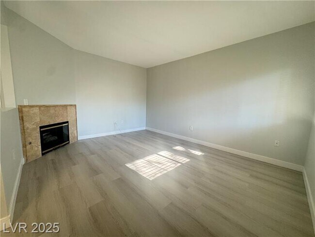 Foto del edificio - 5250 S Rainbow Blvd