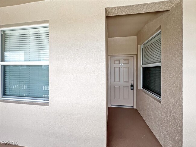 Foto del edificio - 8550 Kingbird Loop