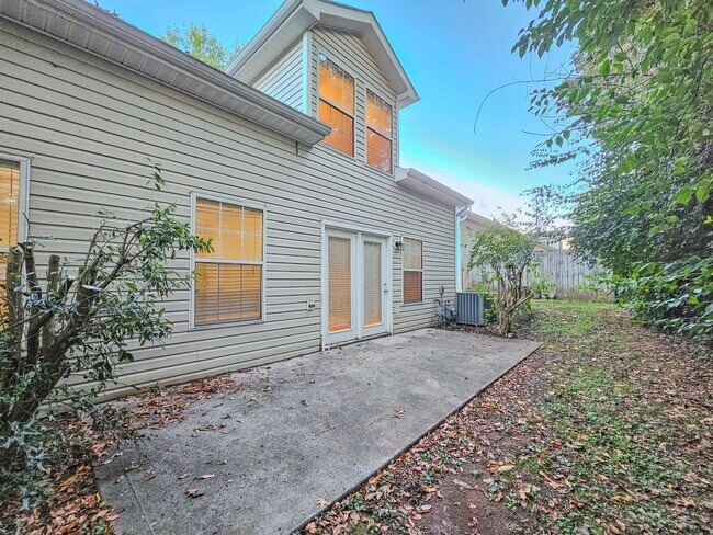 Foto del edificio - Knoxville 37934 - 3 bed 2.5 bath Condo - Contact Ryan Fogarty 865-333-4840