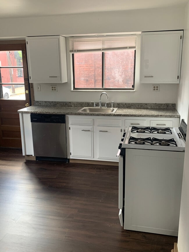 Photo - 236 Taylor St House