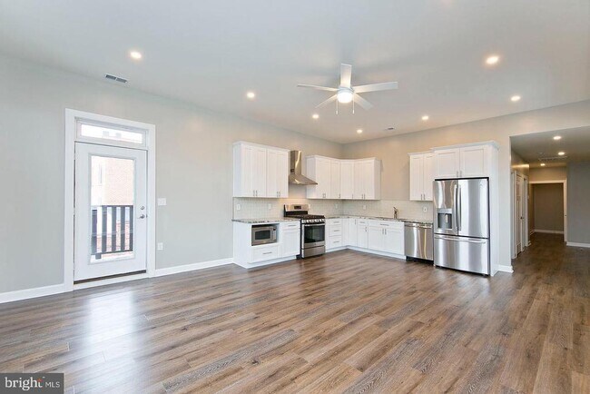 Foto del edificio - 160 N Loudoun St