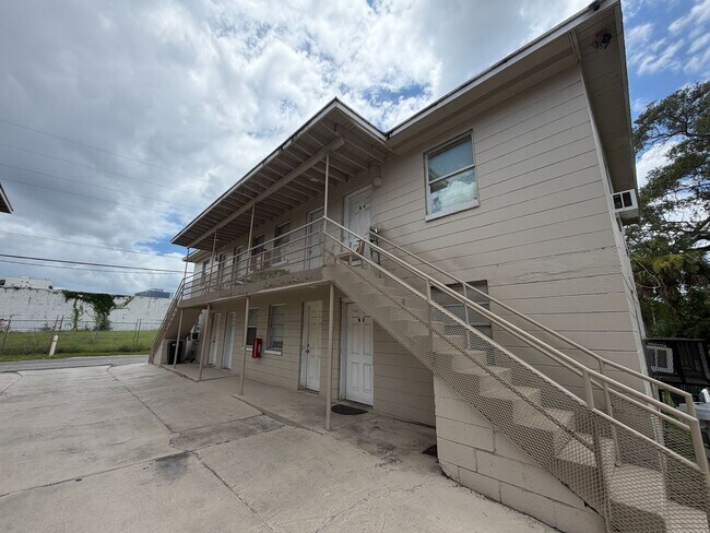 Foto del edificio - Conveniently Located 2-Bedroom Apartment in Jacksonville's Brooklyn Neighborhood