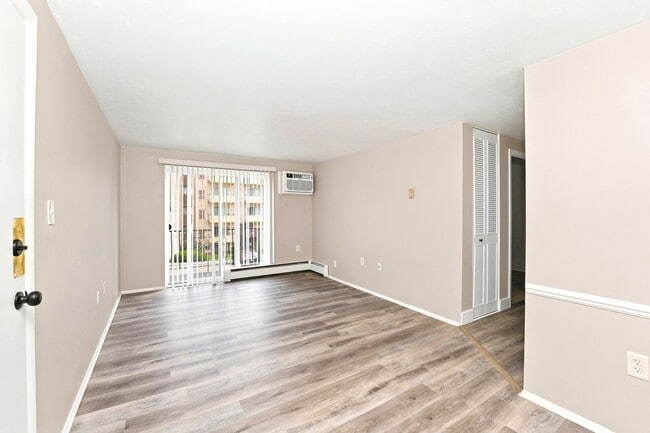 Interior Photo - Valley Point Apartments