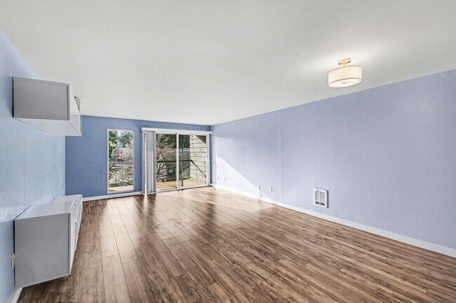 Foto del edificio - 13820 NE 65th St