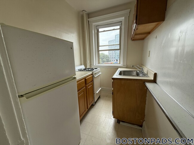 Building Photo - 1209 Boylston St