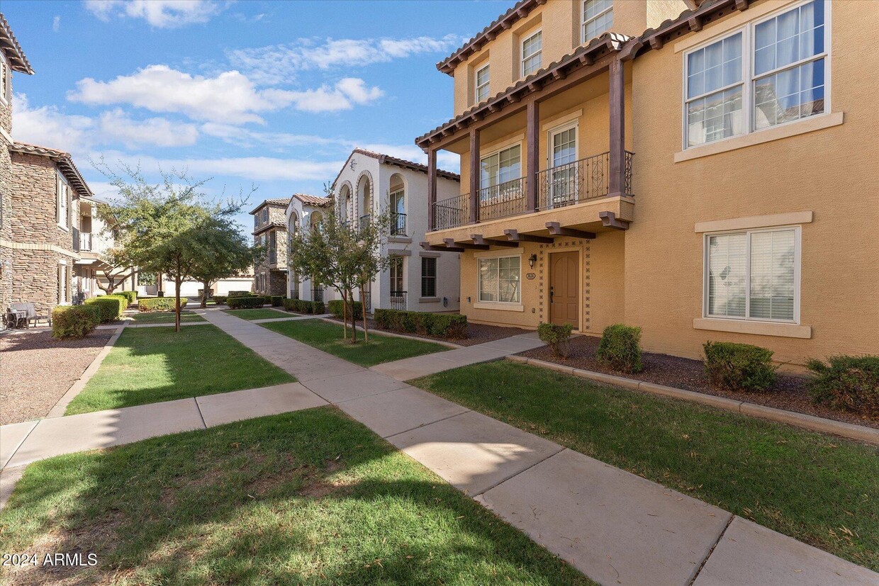 Primary Photo - 3636 E Edna Dr