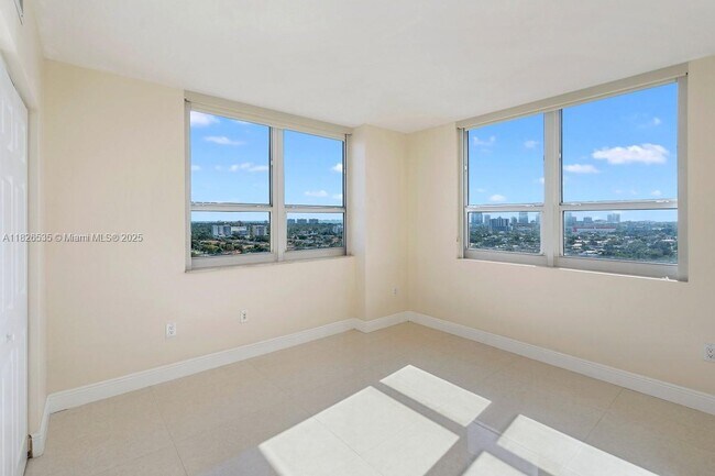Foto del edificio - 3232 SW 22nd St