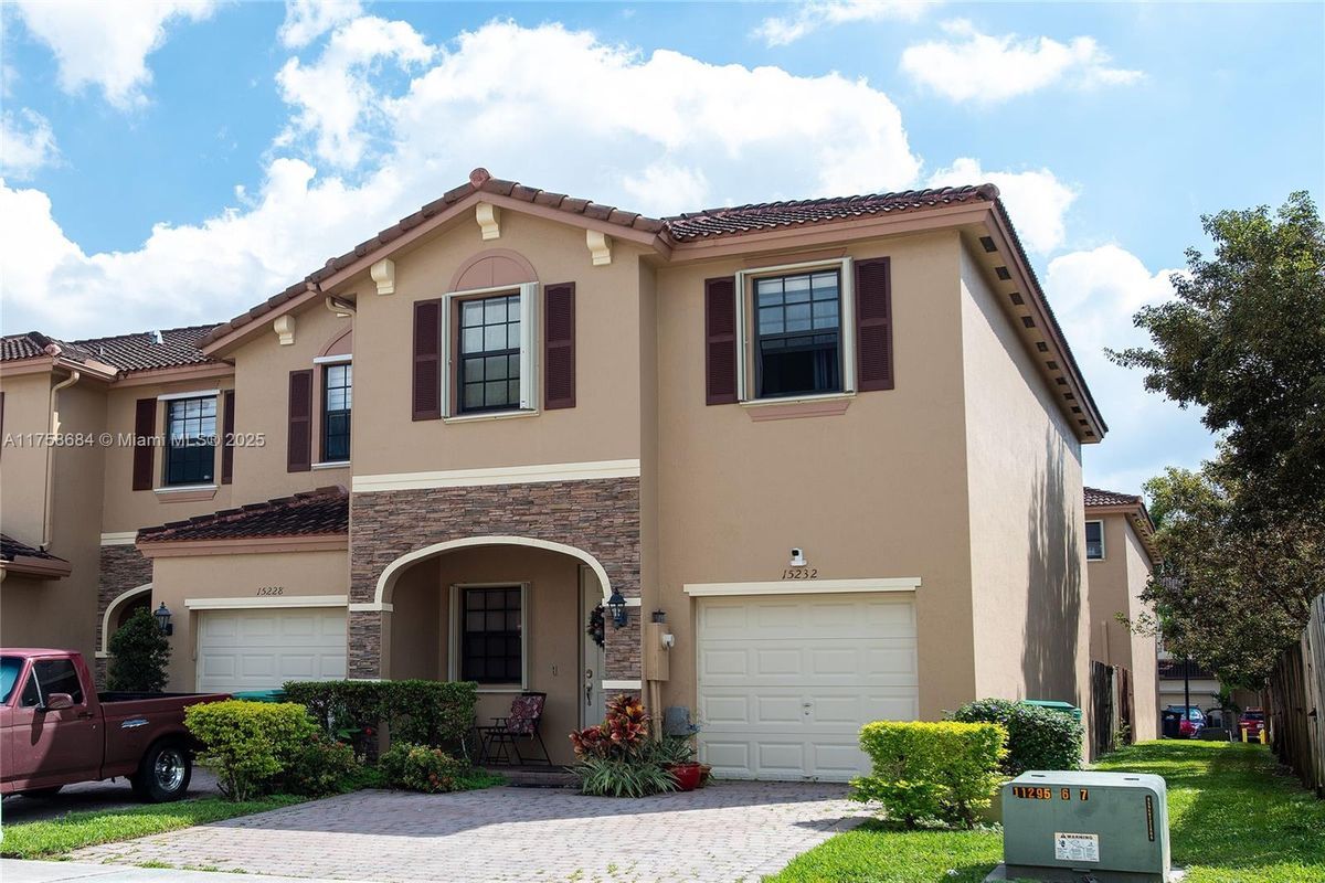 Foto principal - 15232 SW 119th St