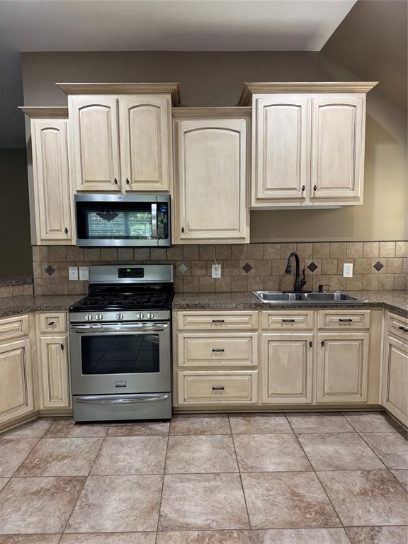 Foto del edificio - 165 River Stone Way