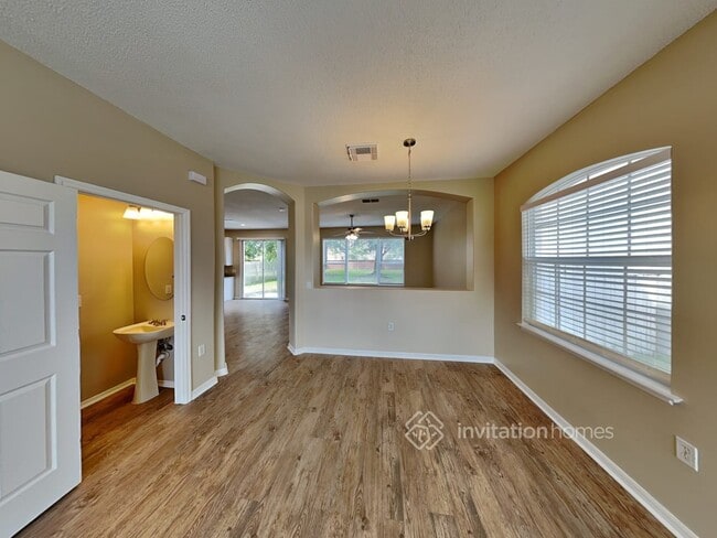 Building Photo - 2022 Meadow Pond Way