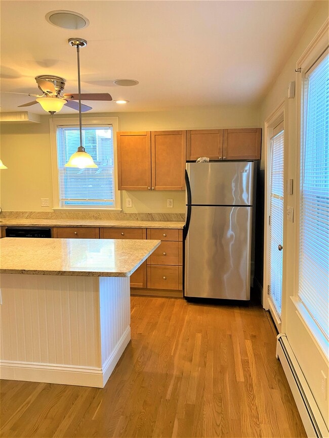 Photo - 114 Chestnut Ave Townhome