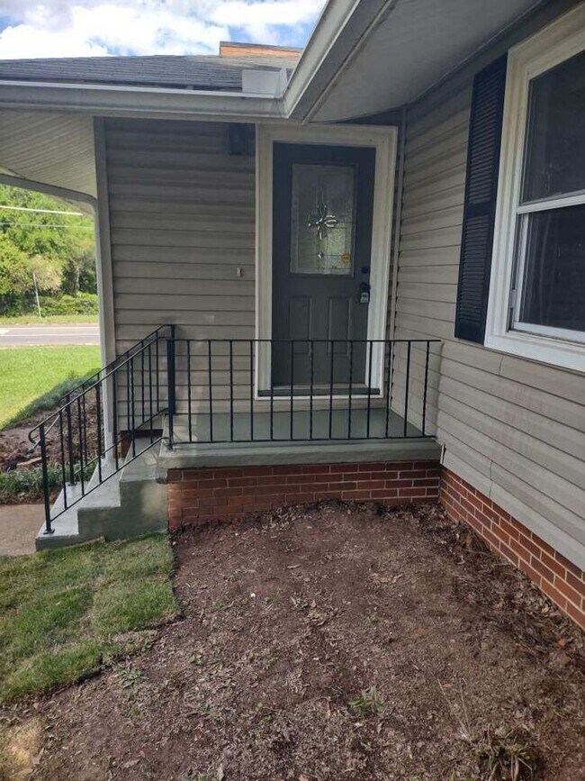 Foto del edificio - 2 miles from the University of Alabama (4 ...