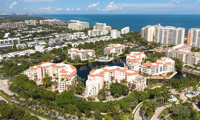 Foto del edificio - 733 Crandon Blvd