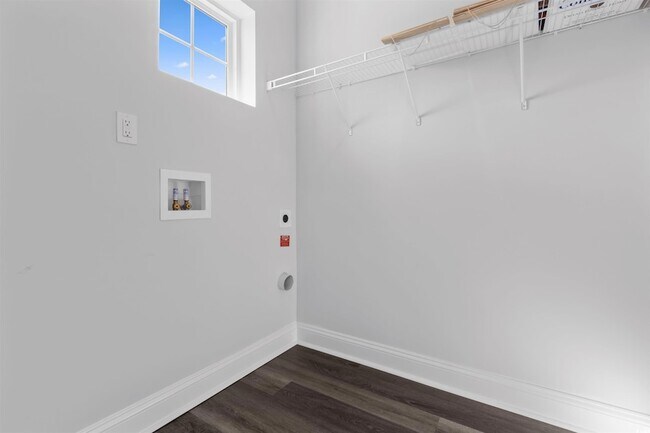 Building Photo - 435 Waterend Dr